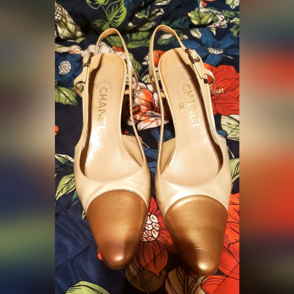Chanel neutral slingbacks size 8